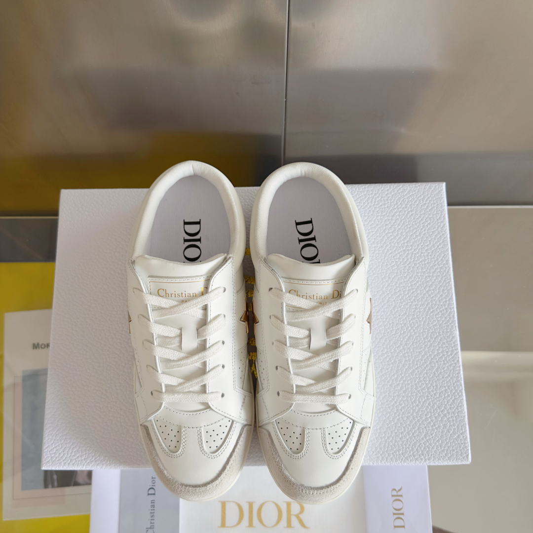 顶级版本：女款
Dior 迪奥D家最新配色 Star 系列 休闲 运动鞋 小白鞋 板鞋
原版购入开发 做