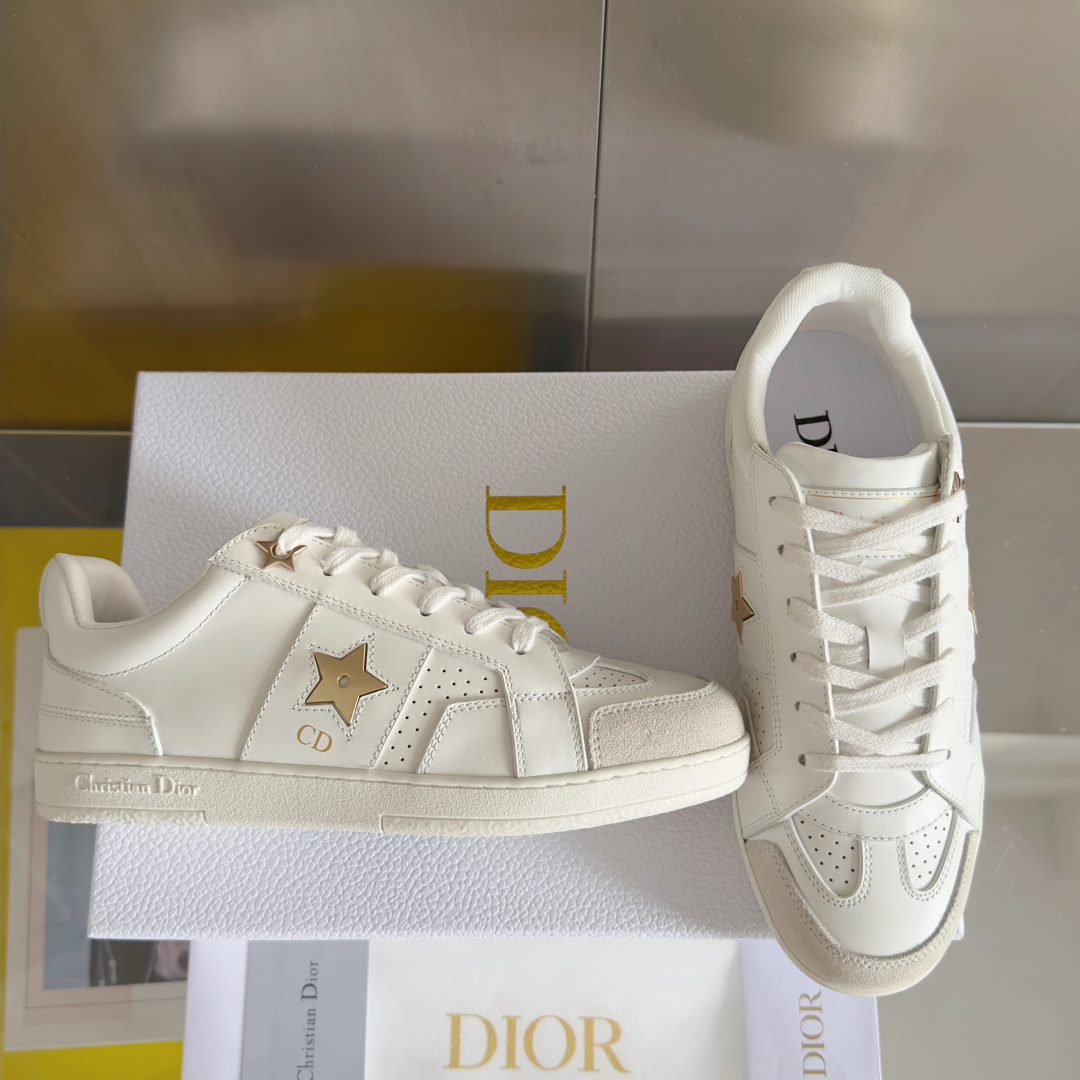 顶级版本:女款
Dior 迪奥D家最新配色 Star 系列 休闲 运动鞋 小白鞋 板鞋
原版购入开发 做