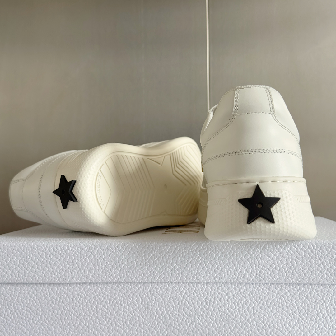 顶级版本:女款
Dior迪奥 最新Star系列 五角星 厚底 松糕鞋 休闲 运动鞋 小白鞋
原版购入开