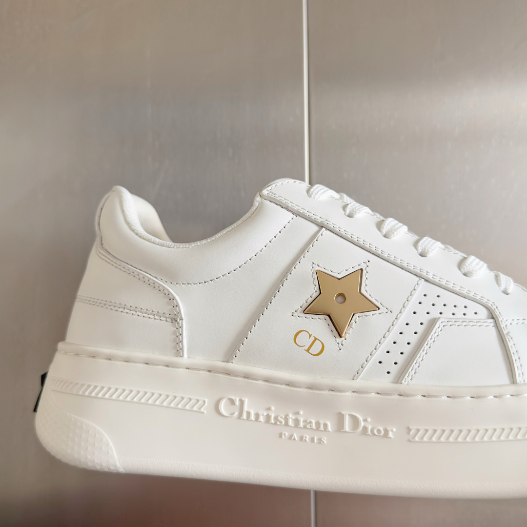 顶级版本:女款
Dior迪奥 最新Star系列 五角星 厚底 松糕鞋 休闲 运动鞋 小白鞋
原版购入开