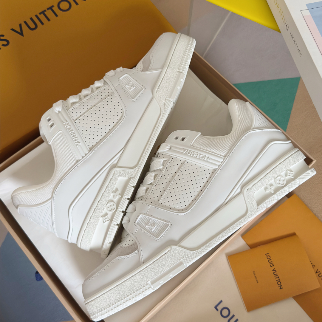 顶级版本：情侣款
LV Trainer路易威登 驴牌 L家 情侣款 休闲 运动鞋 滑板鞋
原版购入开发 