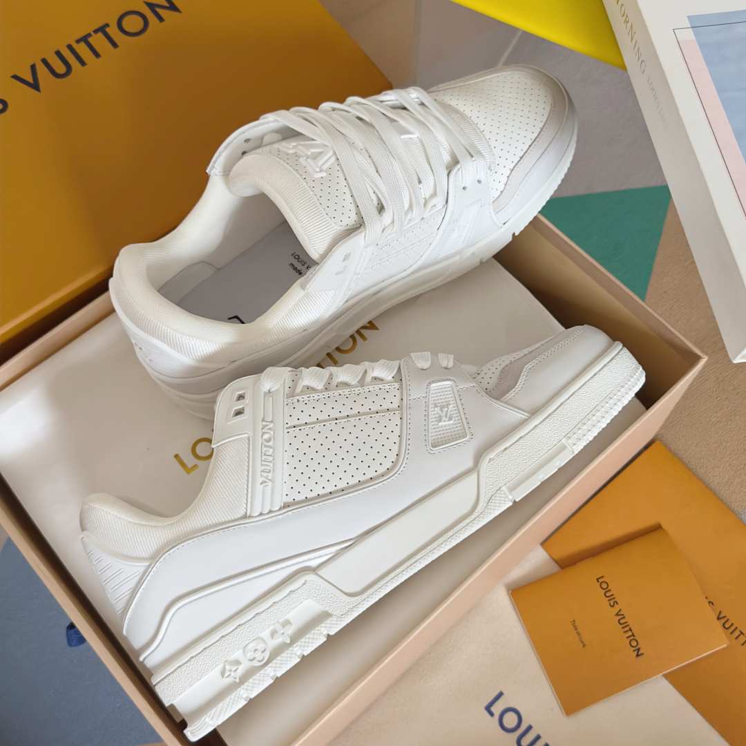 顶级版本：情侣款
LV Trainer路易威登 驴牌 L家 情侣款 休闲 运动鞋 滑板鞋
原版购入开发 