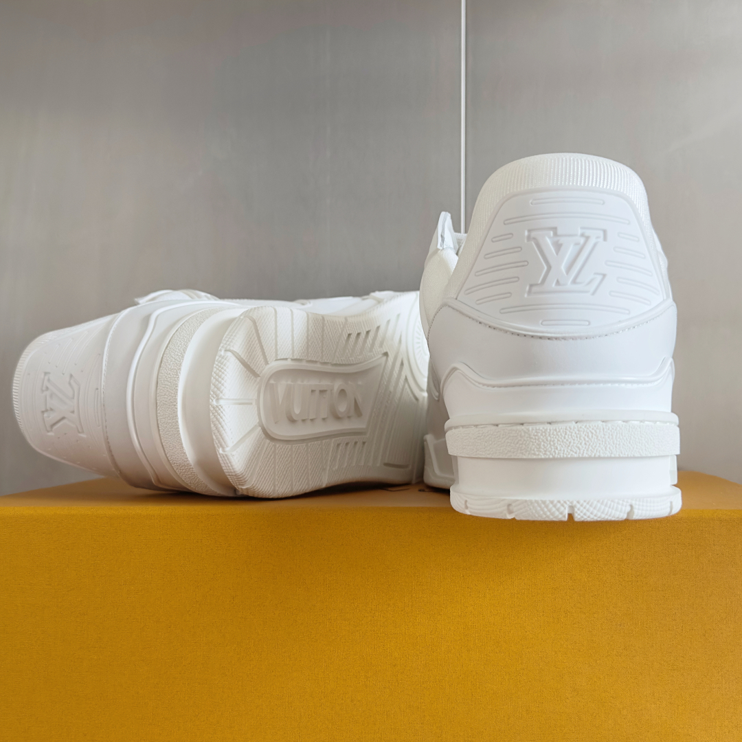 顶级版本：情侣款
LV Trainer路易威登 驴牌 L家 情侣款 休闲 运动鞋 滑板鞋
原版购入开发 