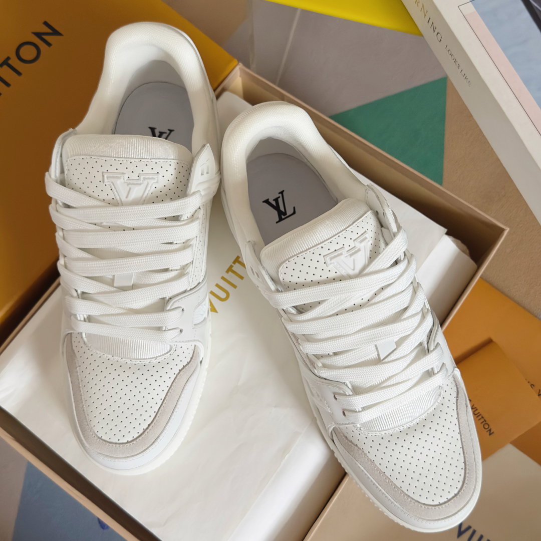 顶级版本：情侣款
LV Trainer路易威登 驴牌 L家 情侣款 休闲 运动鞋 滑板鞋
原版购入开发 