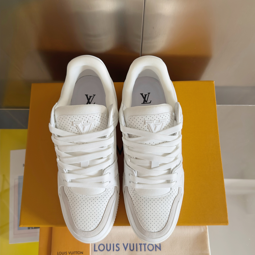 顶级版本：情侣款
LV Trainer路易威登 驴牌 L家 情侣款 休闲 运动鞋 滑板鞋
原版购入开发 