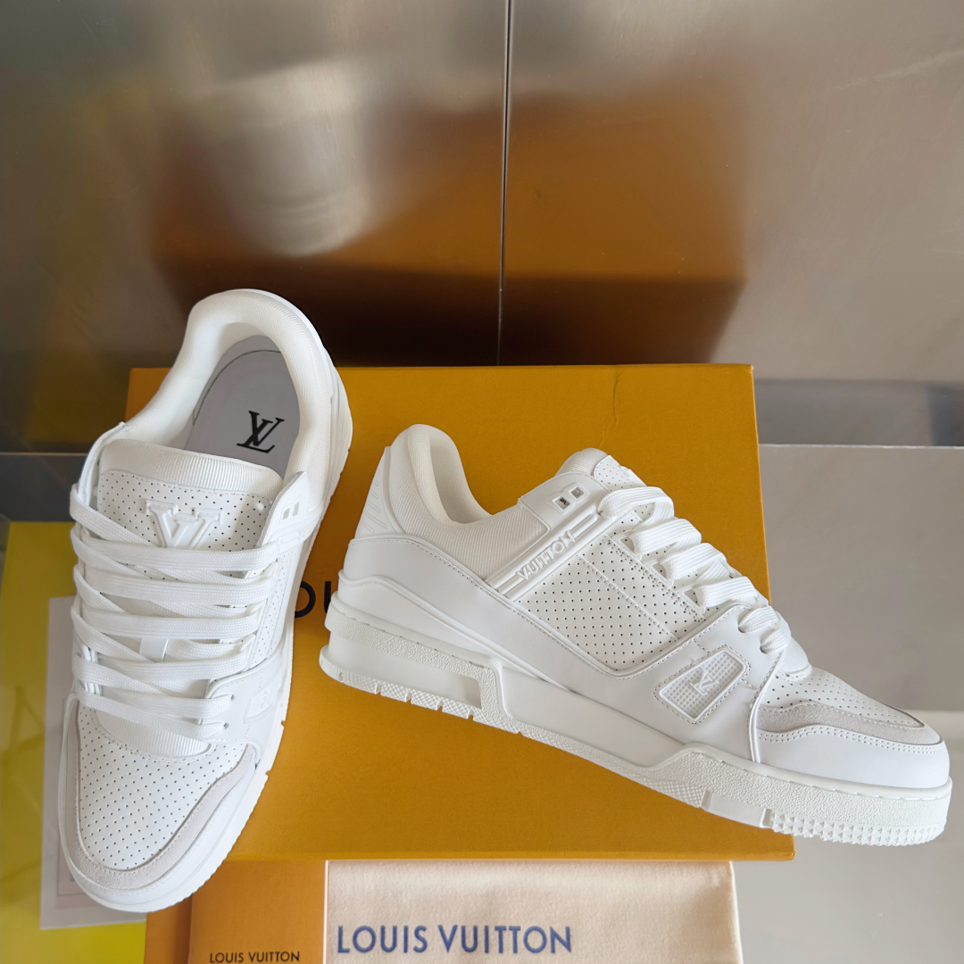 顶级版本：情侣款
LV Trainer路易威登 驴牌 L家 情侣款 休闲 运动鞋 滑板鞋
原版购入开发 