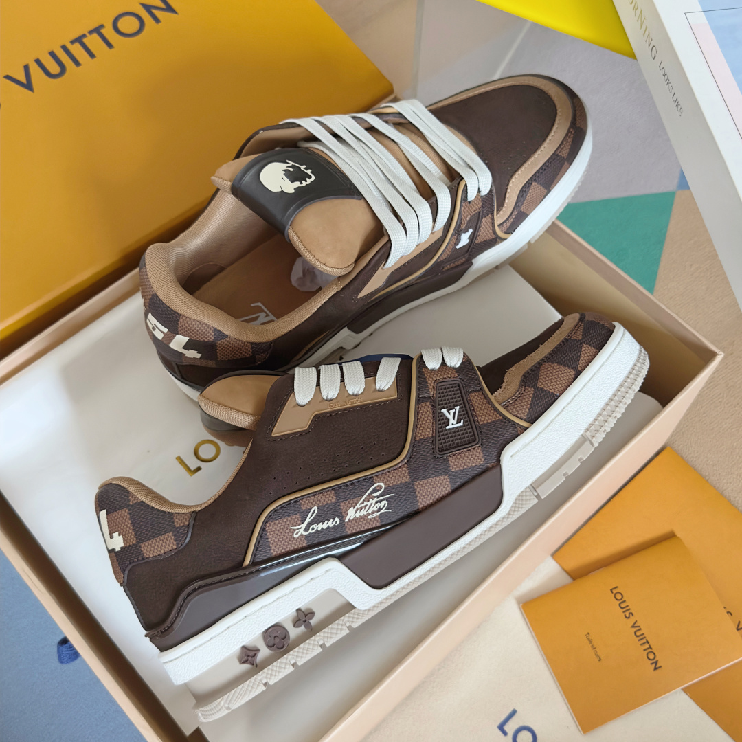 顶级版本:情侣款
LV Trainer路易威登 ingo联名 驴牌 L家 情侣款 休闲 运动鞋 滑板鞋