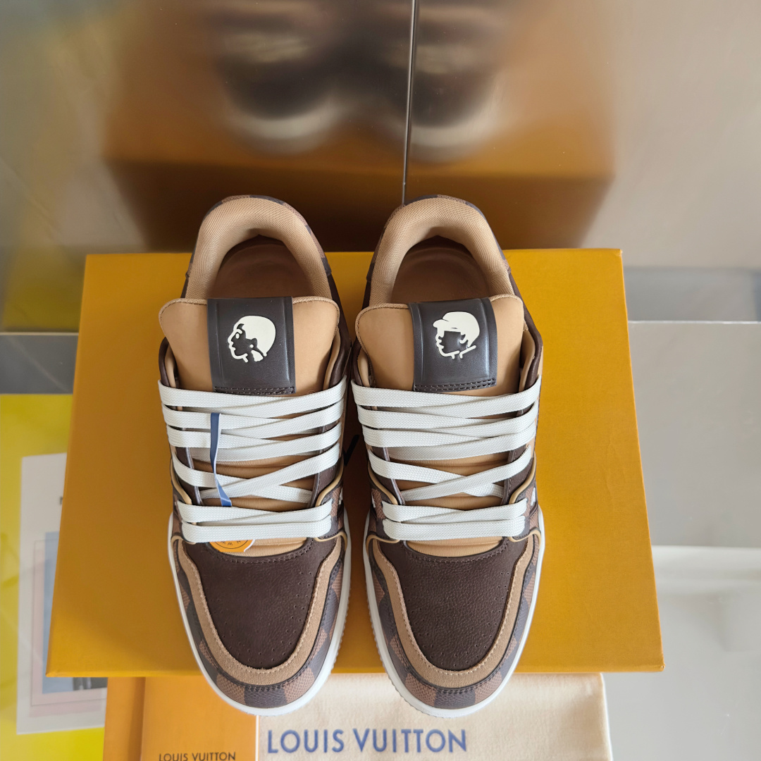 顶级版本:情侣款
LV Trainer路易威登 ingo联名 驴牌 L家 情侣款 休闲 运动鞋 滑板鞋