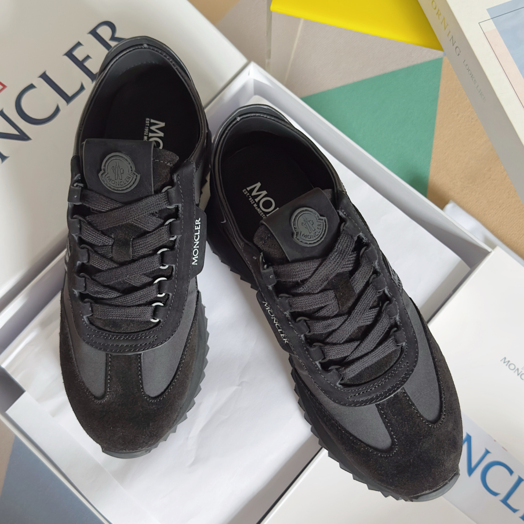 NO:561716,The top version of men's Moncler Moncler/muzzle Pacey2 series outdoor thick sole casual sports shoes dad shoes original purchase development and production Pacey2 cow leather sports shoes are a single item of the men's series, highlighting fashion aesthetics and retro style. Exquisite packaging at the delivery counter Fabric: Original customized first-layer cowhide Lining: Imported breathable mesh lining Sole: Original molded EVA+ rubber material Sole thickness 4CM Size:  Men's 38-45 (38/45 custom size, casual shoes/sports shoes, Moncler, Moncler, sneakers, cowhide19860909顶级版本男款 Moncler 盟可睐/蒙口 Pacey2系列 户外 厚底 休闲 运动鞋 老爹鞋 原版购入开发 做货 Pacey2牛皮革运动鞋是男士系列的单品,彰显时尚美学和复古风格. 配送专柜精美包装 面料 : 原版定制头层牛皮 内里 : 进口透气网里 鞋底 : 原版开模EVA+橡胶材质 底厚 4CM Size : 男款38-45（38/45定制码,休闲鞋/运动鞋,Moncler,Moncler,sneakers,cowhide,Women's Shoes