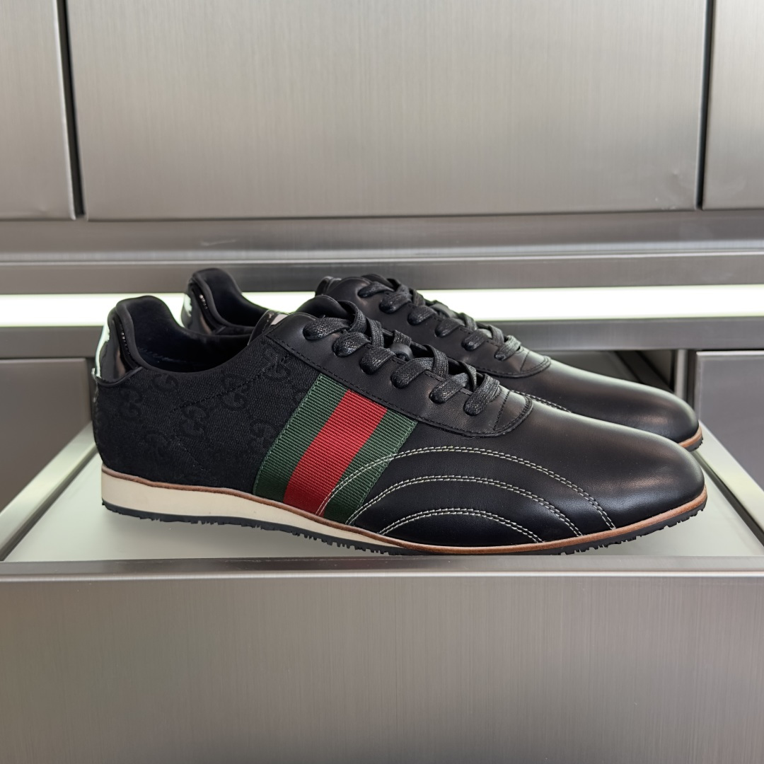 NO:669829,Top version men's model Gucci Latest GG series casual sports shoes sneakers GUCCI GG series sports shoes classic brown canvas + leather stitching, red and green stripes on the side are very recognizable. It is OK for daily casual wear!  The sole is made of rubber material, comfortable and wear-resistant, comes with original packaging box and dust bag, GUCCl classic elements, fashionable purchase, a must-have for fashionable people. Exquisite packaging at the delivery counter. Fabric: Original custom imported first-layer cowhide. Customized imported sheepskin lining. Original molded non-slip rubber sole. Bottom thickness 2.5CM. Size: Men's 39-45, casual shoes/sports shoes, gucci, gucci, sneakers, cowhide, sheepskin19860909顶级版本男款 Gucci古驰 最新GG系列 休闲 运动鞋 球鞋 GUCCI GG系列运动鞋 经典棕色帆布+皮革拼接,侧面红绿条纹超有辨识度.日常休闲穿搭都很OK！鞋底橡胶材质,舒适耐磨,附原包装盒和尘袋,GUCCl经典元素,时尚买用,潮 人必入 配送专柜精美包装 面料:原版定制进口头层牛皮 内里定制进口羊皮里 鞋底原版开模防滑橡胶材质 底厚2.5CM Size : 男款39-45,休闲鞋/运动鞋,gucci,gucci,sneakers,cowhide,sheepskin,Women's Shoes