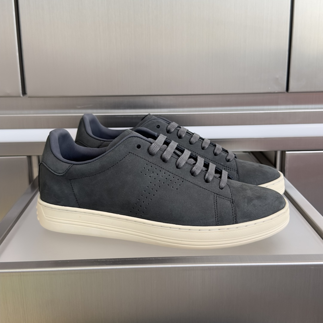 NO:670146,Top version Tom Ford Tom Ford TF latest couple model casual sports shoes moral training shoes original purchase and development production suede Terence casual sports shoes blue and white color interpretation of spring vitality delivery counter exquisite packaging fabric: original custom imported first-layer cowhide lining custom imported soft sheepskin sole original molded non-slip rubber material sole thickness 3.5CM Size: men's 38-45, casual shoes/sports shoes, tom ford, tom  ford,sneakers,cowhide,sheepskin19860909顶级版本情侣款 Tom Ford 汤姆福特 TF最新 情侣款 休闲 运动鞋 德训鞋 原版购入开发 做货 绒面 Terence 休闲运动鞋蓝白色彩演绎春日活力 配送专柜精美包装 面料:原版定制进口头层牛皮 内里定制进口柔软羊皮里 鞋底原版开模防滑橡胶材质 底厚3.5CM Size : 男款38-45,休闲鞋/运动鞋,tom ford,tom ford,sneakers,cowhide,sheepskin,Women's Shoes