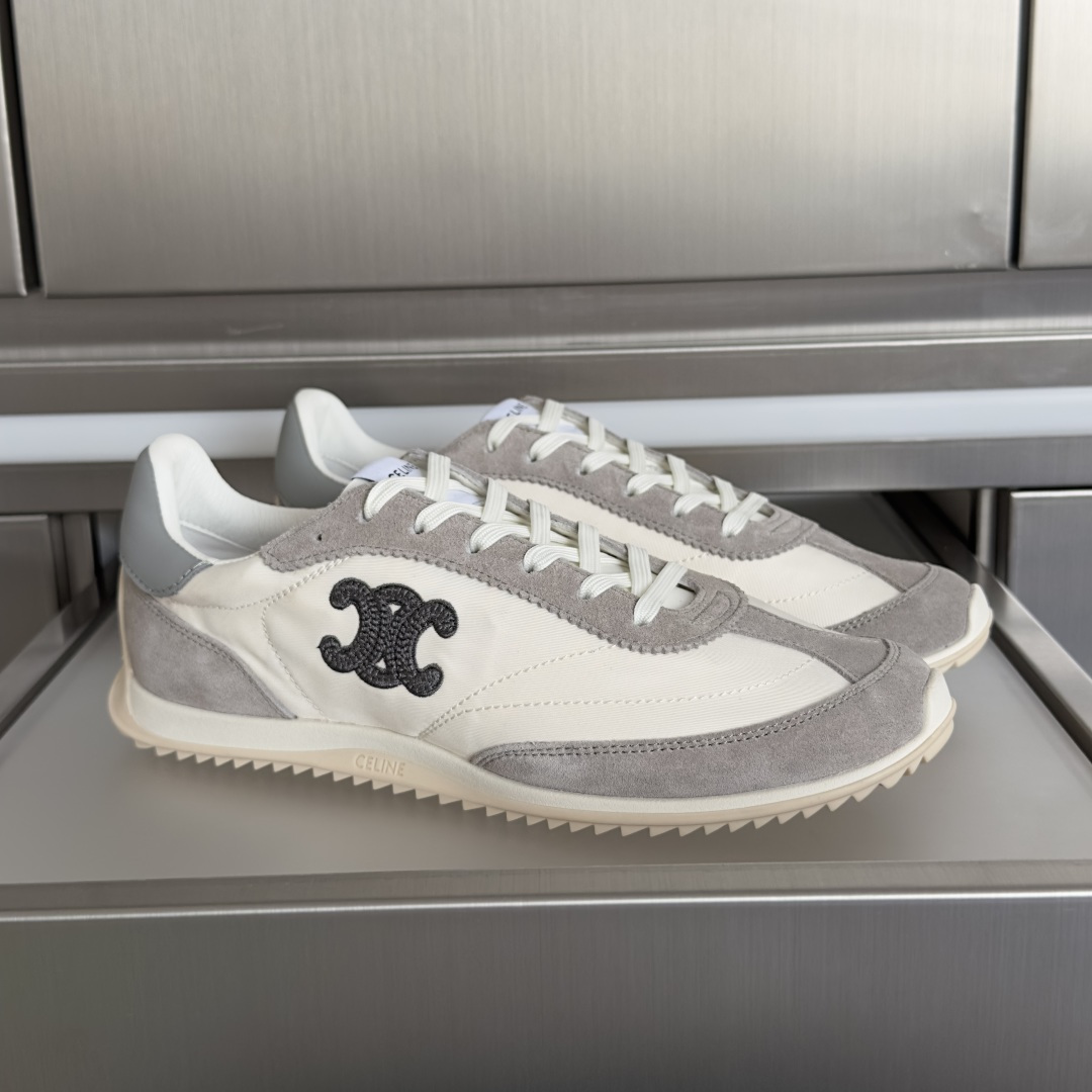 NO:706100,Top version of women's Celine/Celine's latest Racer series, retro, casual sneakers. Original purchase, development, and production. This Racer sneaker is inspired by this new sneaker from the 1970s, integrating the iconic elements of the sneakers of the 1970s. Triomphe embroidery on the side, grooved outsole, leather splicing details, etc. Exquisite packaging at the delivery counter. Fabric: Original customized imported cowhide material. Inner: Original customized breathable mesh lining. Outsole:  Original open mold non-slip TPU material Bottom thickness: 2CM Size: Women's 35-40, casual shoes/sports shoes, celine, celine, sneakers, cowhide19860909顶级版本女款 Celine 思琳/赛琳 最新Racer系列 复古 休闲 运动鞋 原版购入开发 做货 这款Racer运动鞋 灵感源自70年代的这款全新运动鞋,融合70年代时代运动鞋的标志性元素 侧面Triomphe刺绣 沟纹外底、皮革拼接细节等 配送专柜精美包装 面料: 原版定制进口牛皮材质 内里: 原版定制透气网里 大底: 原版开模防滑TPU材质 底厚: 2CM Size: 女款35-40,休闲鞋/运动鞋,celine,celine,sneakers,cowhide,Women's Shoes