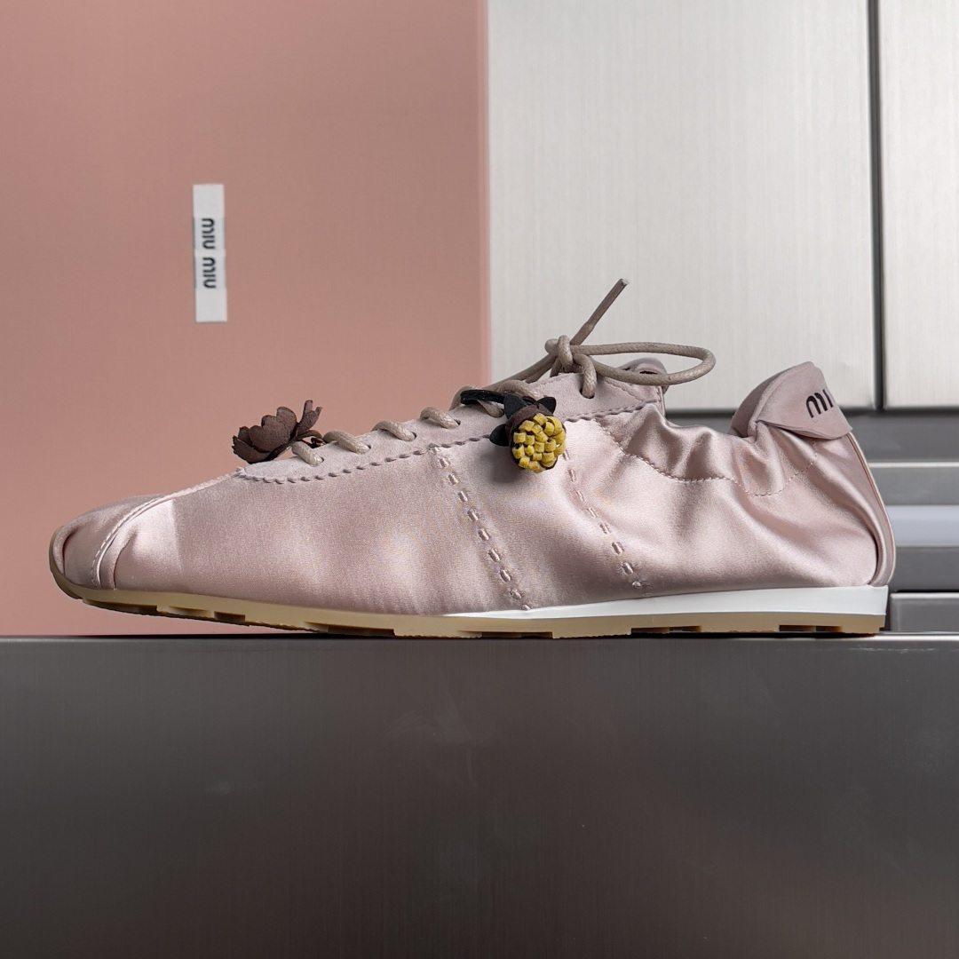 Miu Miu Miu Miu 缪缪 Plume系列 绸缎 芭蕾舞鞋 休闲 运动鞋