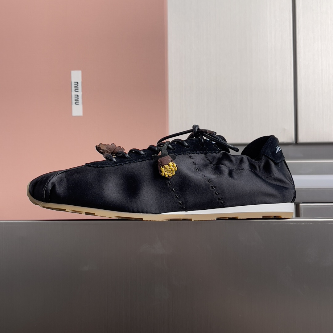 Miu Miu Miu Miu 缪缪 Plume系列 绸缎 芭蕾舞鞋 休闲 运动鞋
