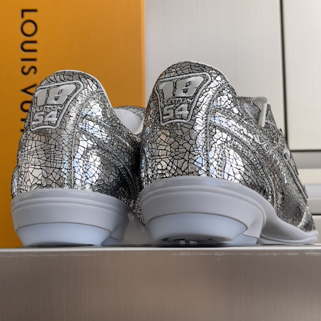 Louis Vuitton LV路易威登L家 驴牌 最新Footprint系列 足球运动鞋 休闲 跑鞋