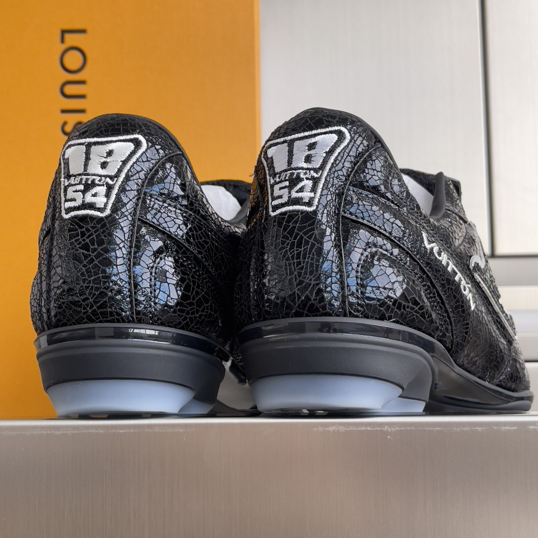 Louis Vuitton LV路易威登L家 驴牌 最新Footprint系列 足球运动鞋 休闲 跑鞋