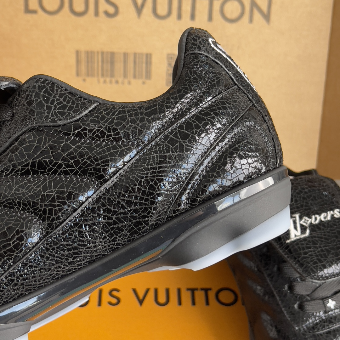 Louis Vuitton LV路易威登L家 驴牌 最新Footprint系列 足球运动鞋 休闲 跑鞋