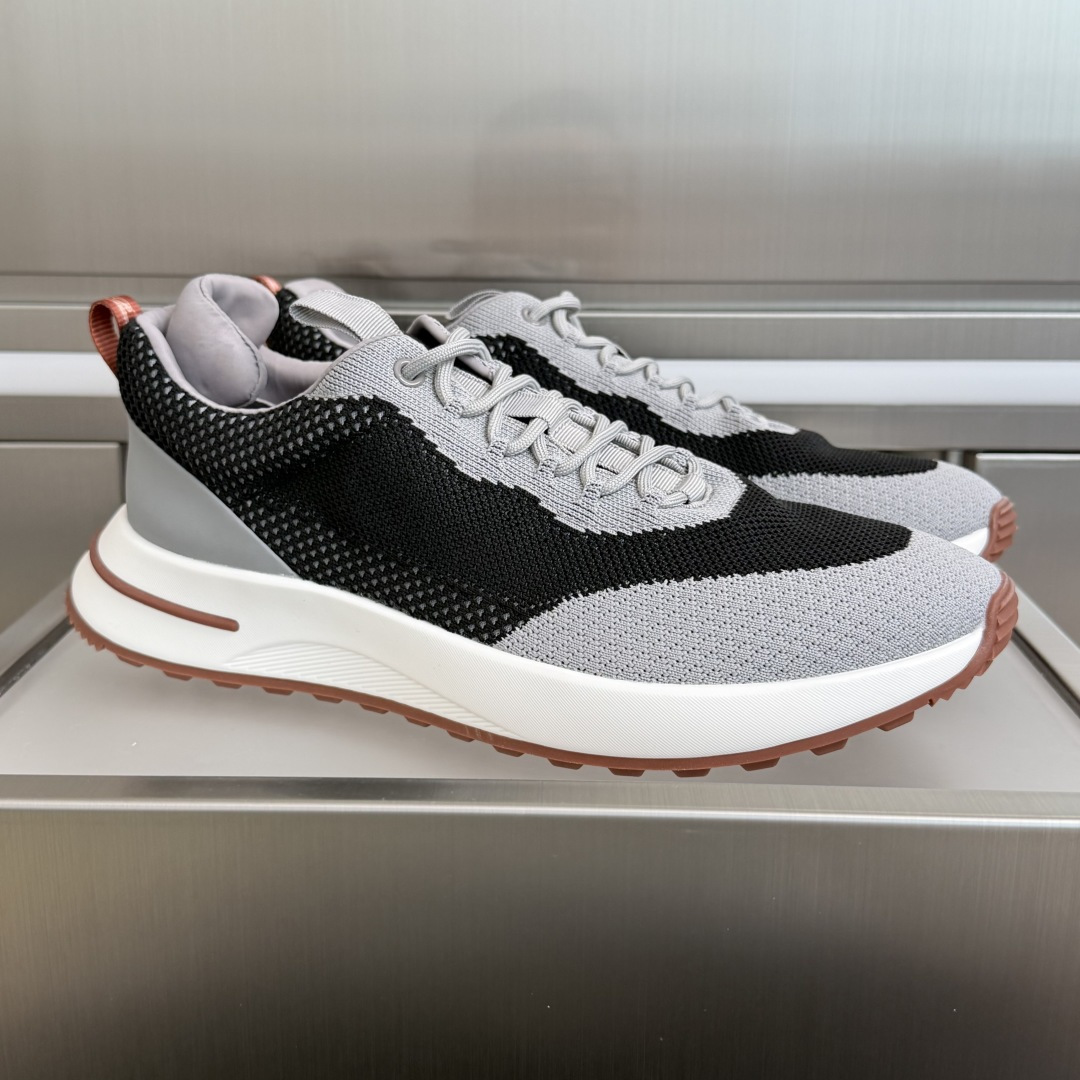 NO:726207,The top version of men's Loro Piana Week End Walk series LP thick-soled fly-knit casual sneakers Week End Walk sneakers draw on the design essence of the original style and reinterpret it into a modern performance-focused shoe. The upper is carefully made of Technical mesh material and has a comfortable texture. The center of the shoe is slightly narrower, echoing the classic running shoe style, and is paired with an ultra-light grooved sole to achieve balanced force and make the step lighter and more comfortable. The leather trim adds a refined touch to the overall look.  Exquisite packaging at the delivery counter Fabric: Original customized imported knitted material Lining: Original customized breathable mesh lining Outsole: Original molded anti-slip rubber material Sole thickness: 4CM Size: Men's 38-46 (customized 38/45/46, casual shoes/sports shoes, loro piana, loro piana, sneakers19860909顶级版本男款 Loro Piana 诺悠翩雅Week End Walk系列 LP厚底 飞织 休闲 运动鞋 Week End Walk运动鞋汲取原始款式的设计精髓,焕新演绎为一款注重性能的现代之作.鞋面选用Technical网眼材质精心打造,质地舒适.鞋型中央略微收窄,呼应经典跑鞋风格,搭配超轻沟槽鞋底,实现均衡受力,步履更为轻盈舒适.皮革饰边为整体造型增添精致气息 配送专柜精美包装 面料: 原版定制进口针织材质 内里: 原版定制透气网里 大底: 原版开模防滑橡胶材质 底厚: 4CM size: 男款38-46（38/45/46定制,休闲鞋/运动鞋,loro piana,loro piana,sneakers,Women's Shoes