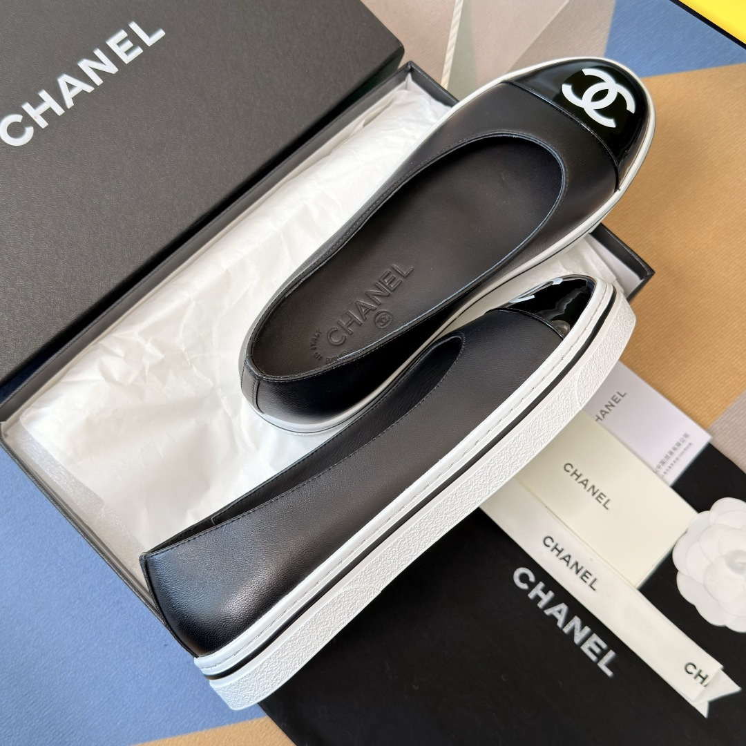 Chanel Chanel香奈儿 小香26P 黑白熊猫 拼色 厚底 玛丽珍 休闲鞋