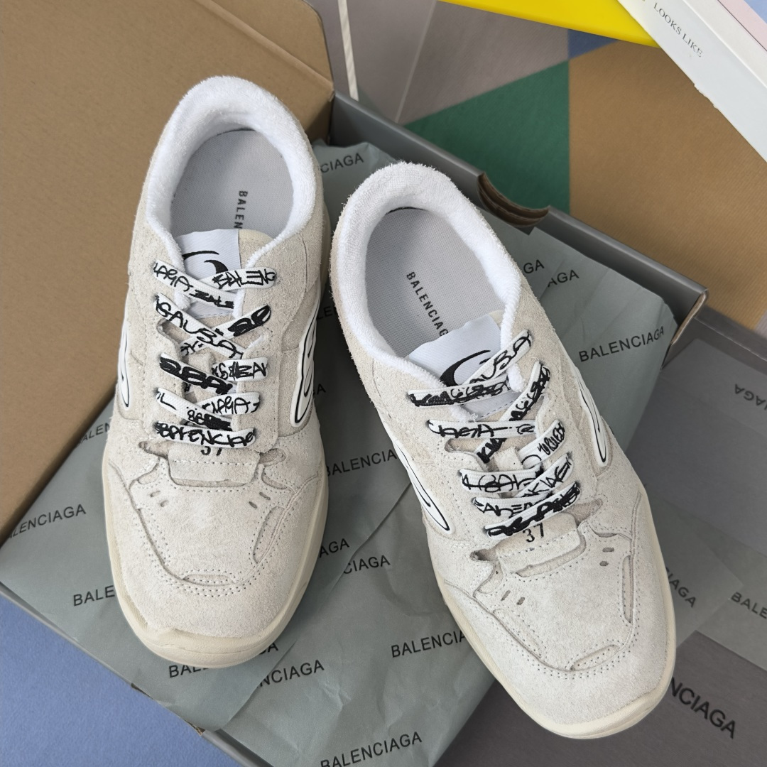 Balenciaga Balenciaga巴黎世家 最新Hamptons系列 厚底 破损 做旧 休闲 运动鞋