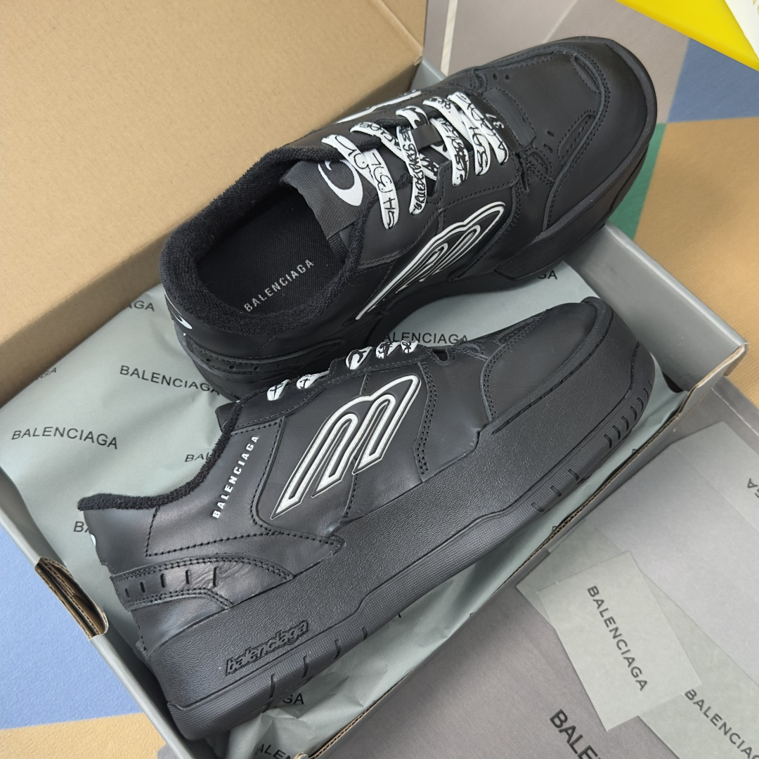 Balenciaga Balenciaga巴黎世家 最新Hamptons系列 厚底 破损 做旧 休闲 运动鞋