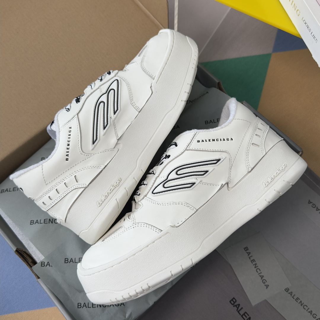 Balenciaga Balenciaga巴黎世家 最新Hamptons系列 厚底 破损 做旧 休闲 运动鞋
