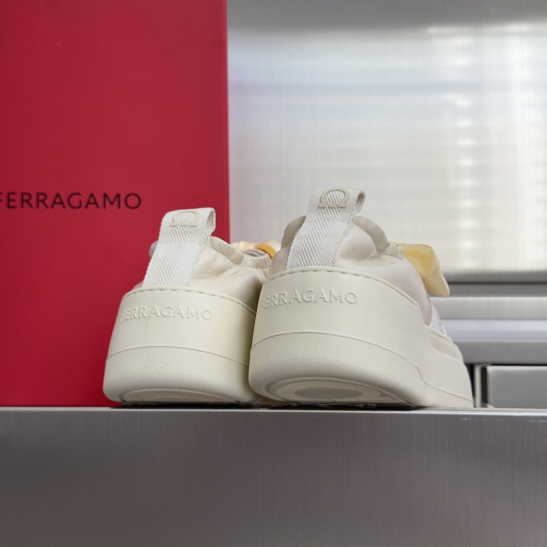 Ferragamo Ferragamo菲拉格慕 最新Vara系列 丝带蝴蝶结 芭蕾舞 厚底 休闲 运动鞋