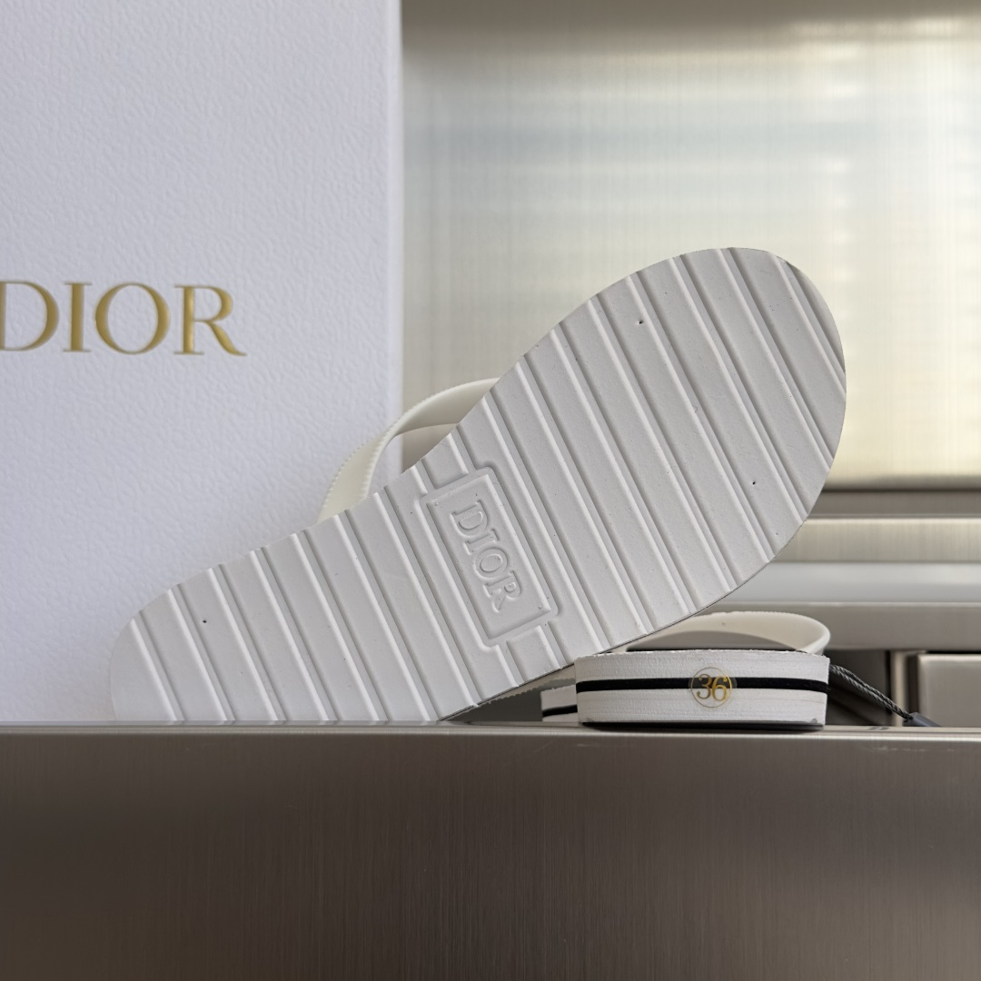 Dior Dior迪奥 26SS 新款 夹脚 人字拖鞋 平底 懒人 凉拖鞋