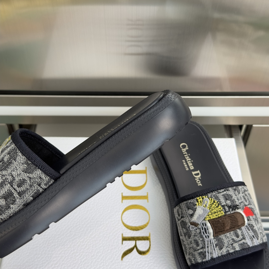 Dior Dior迪奥 最新Dway系列 刺绣 厚底 凉拖鞋