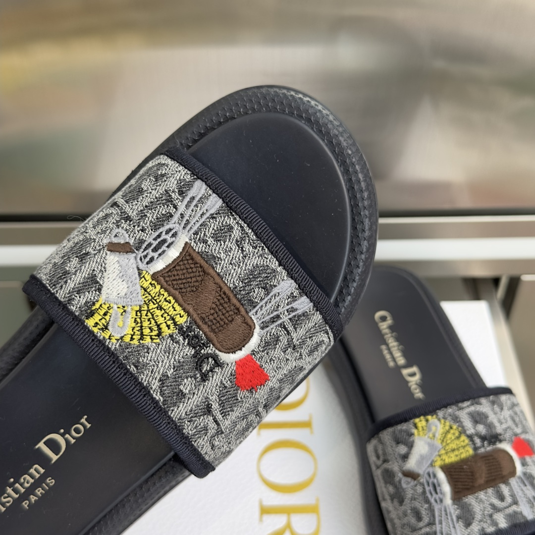 Dior Dior迪奥 最新Dway系列 刺绣 厚底 凉拖鞋