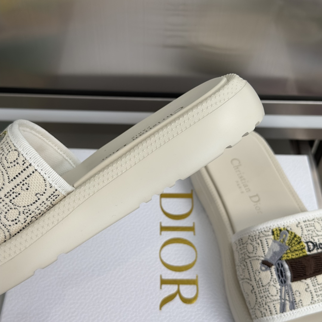 Dior Dior迪奥 最新Dway系列 刺绣 厚底 凉拖鞋