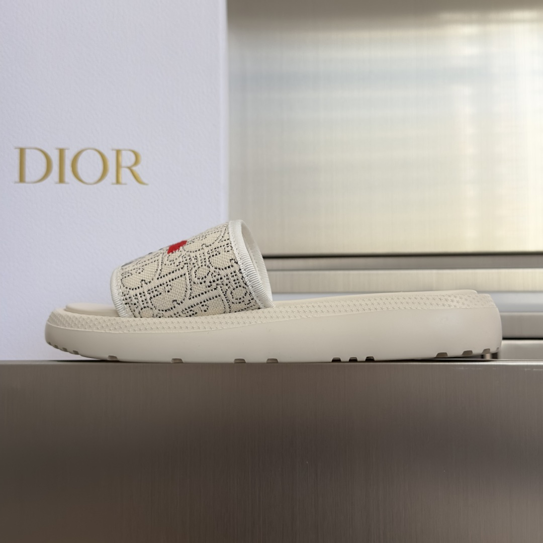 Dior Dior迪奥 最新Dway系列 刺绣 厚底 凉拖鞋