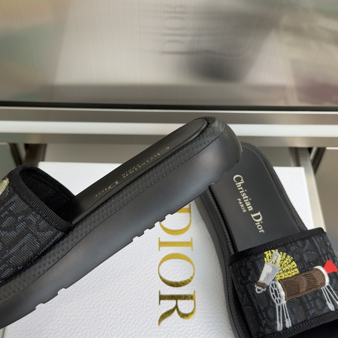 Dior Dior迪奥 最新Dway系列 刺绣 厚底 凉拖鞋