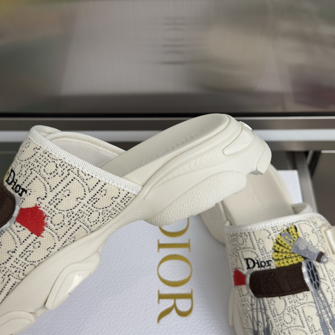 Dior Dior 迪奥 D-Wander系列 刺绣 魔术贴 厚底 拖鞋 凉鞋