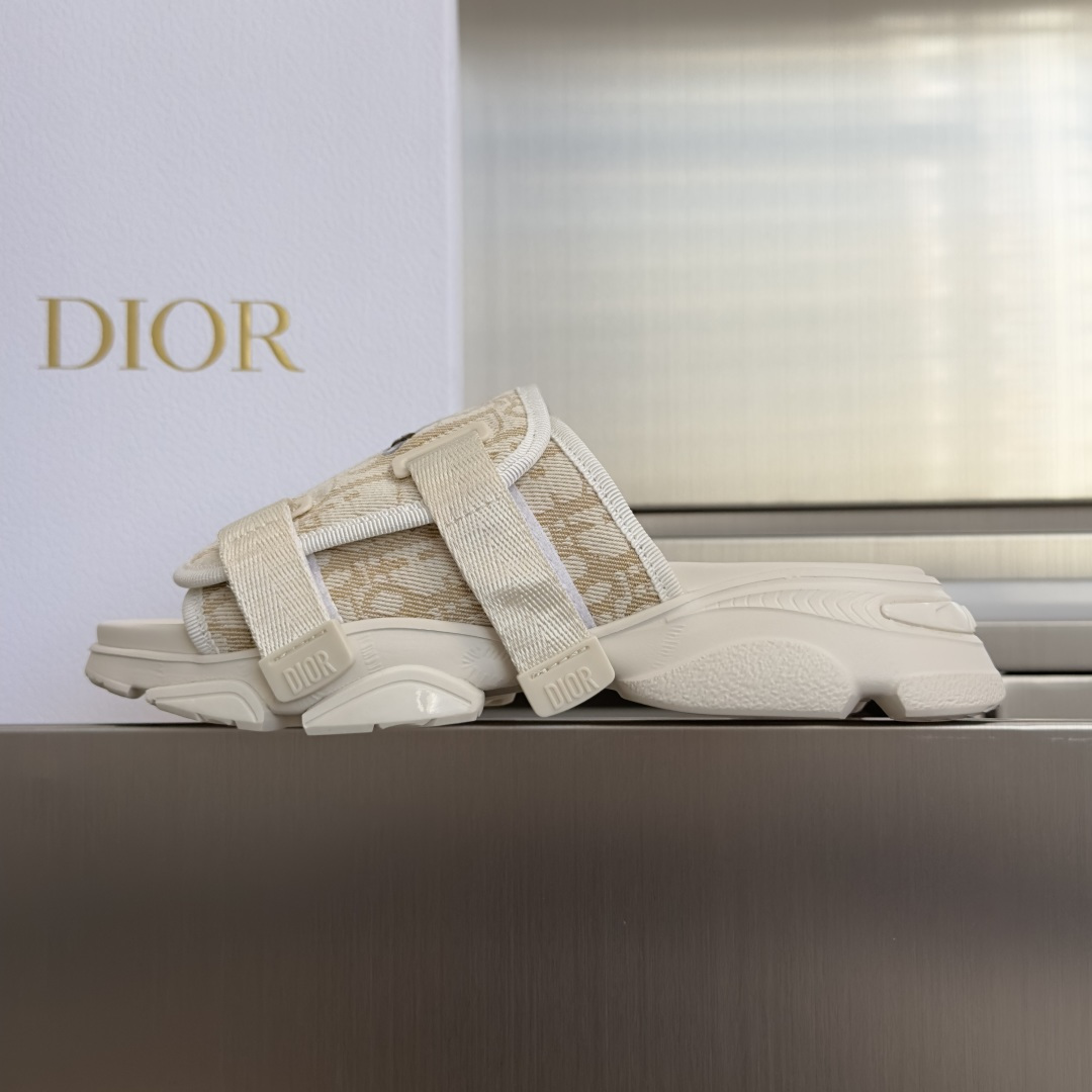 Dior Dior 迪奥 D-Wander系列 刺绣 魔术贴 厚底 拖鞋 凉鞋