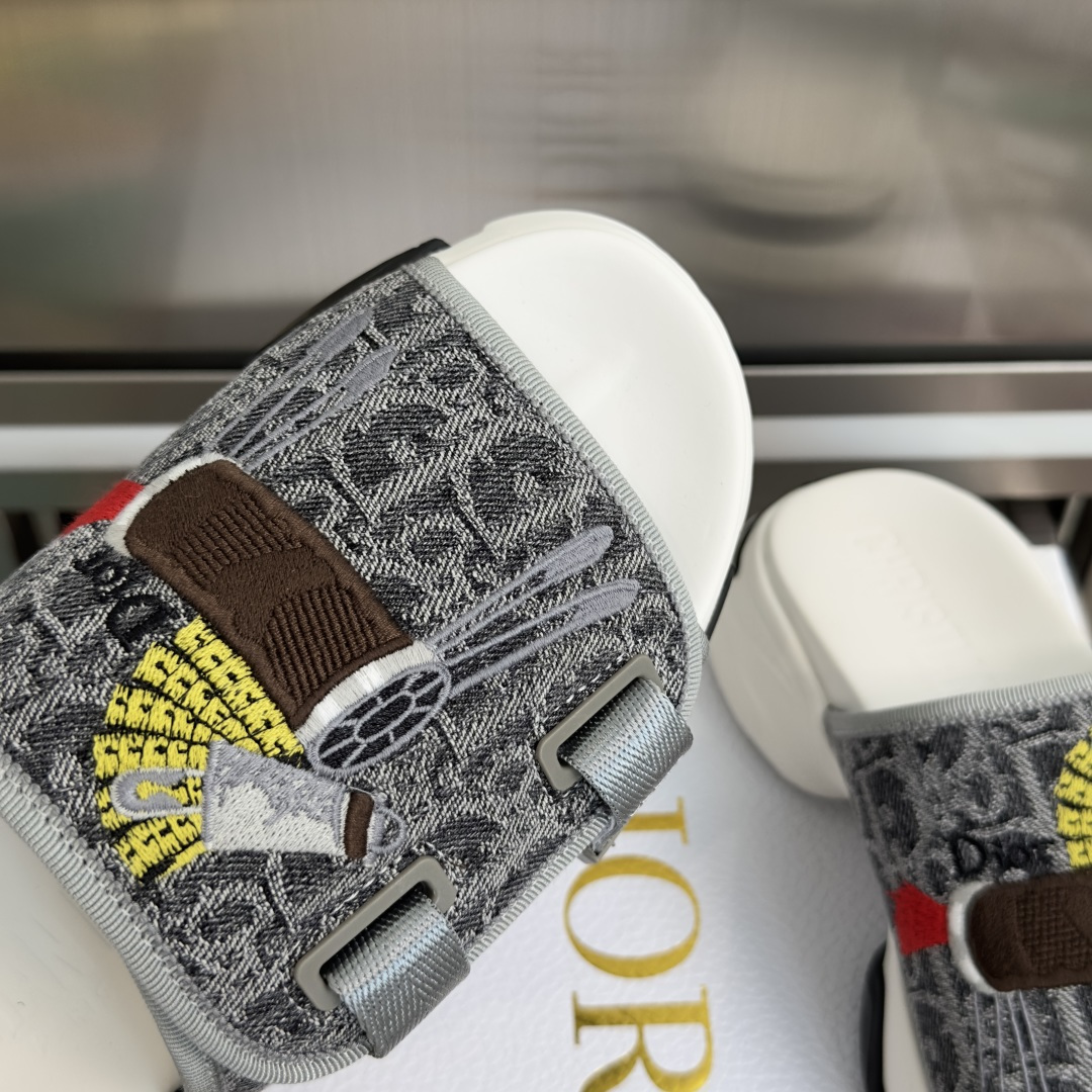 Dior Dior 迪奥 D-Wander系列 刺绣 魔术贴 厚底 拖鞋 凉鞋
