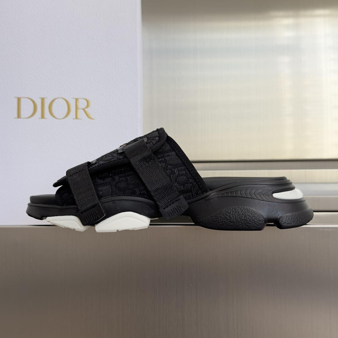 Dior Dior 迪奥 D-Wander系列 刺绣 魔术贴 厚底 拖鞋 凉鞋