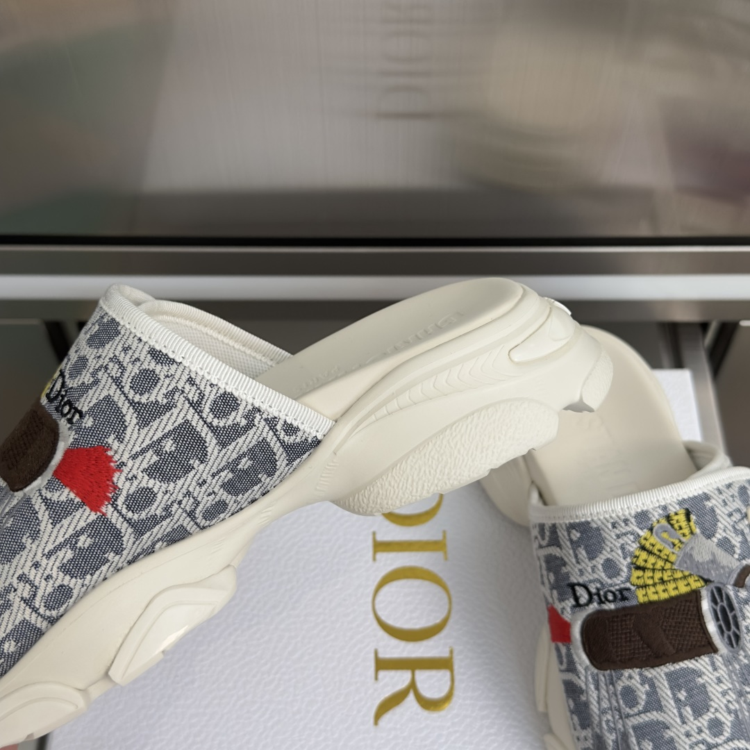 Dior Dior 迪奥 D-Wander系列 刺绣 魔术贴 厚底 拖鞋 凉鞋