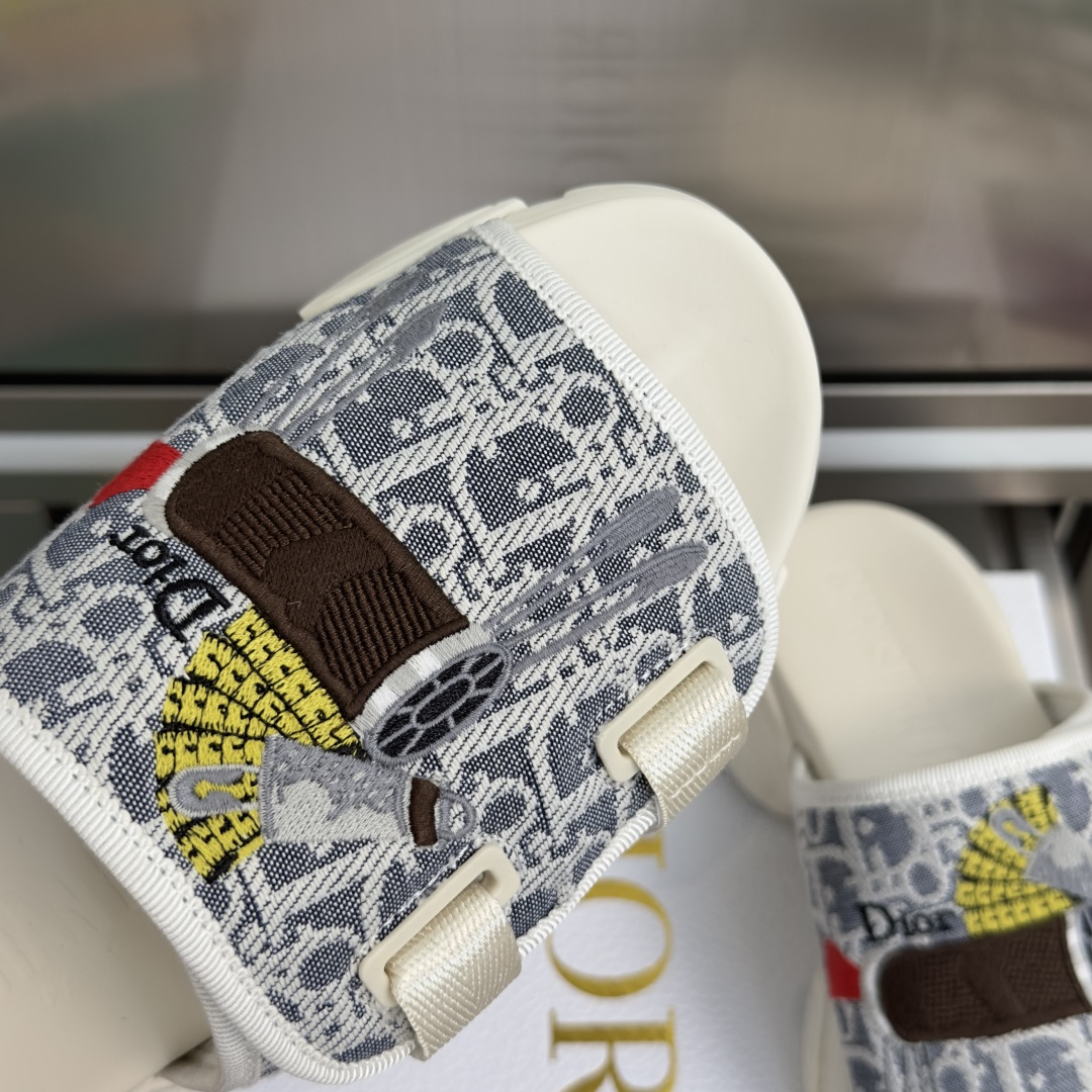 Dior Dior 迪奥 D-Wander系列 刺绣 魔术贴 厚底 拖鞋 凉鞋