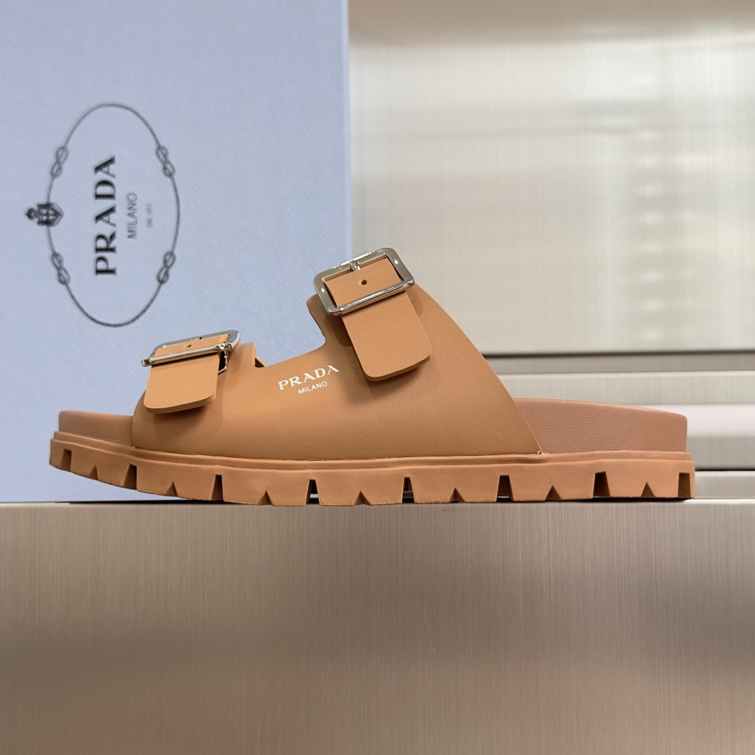 Prada Prada普拉达 P家 珐琅 三角标 厚底 休闲 凉鞋