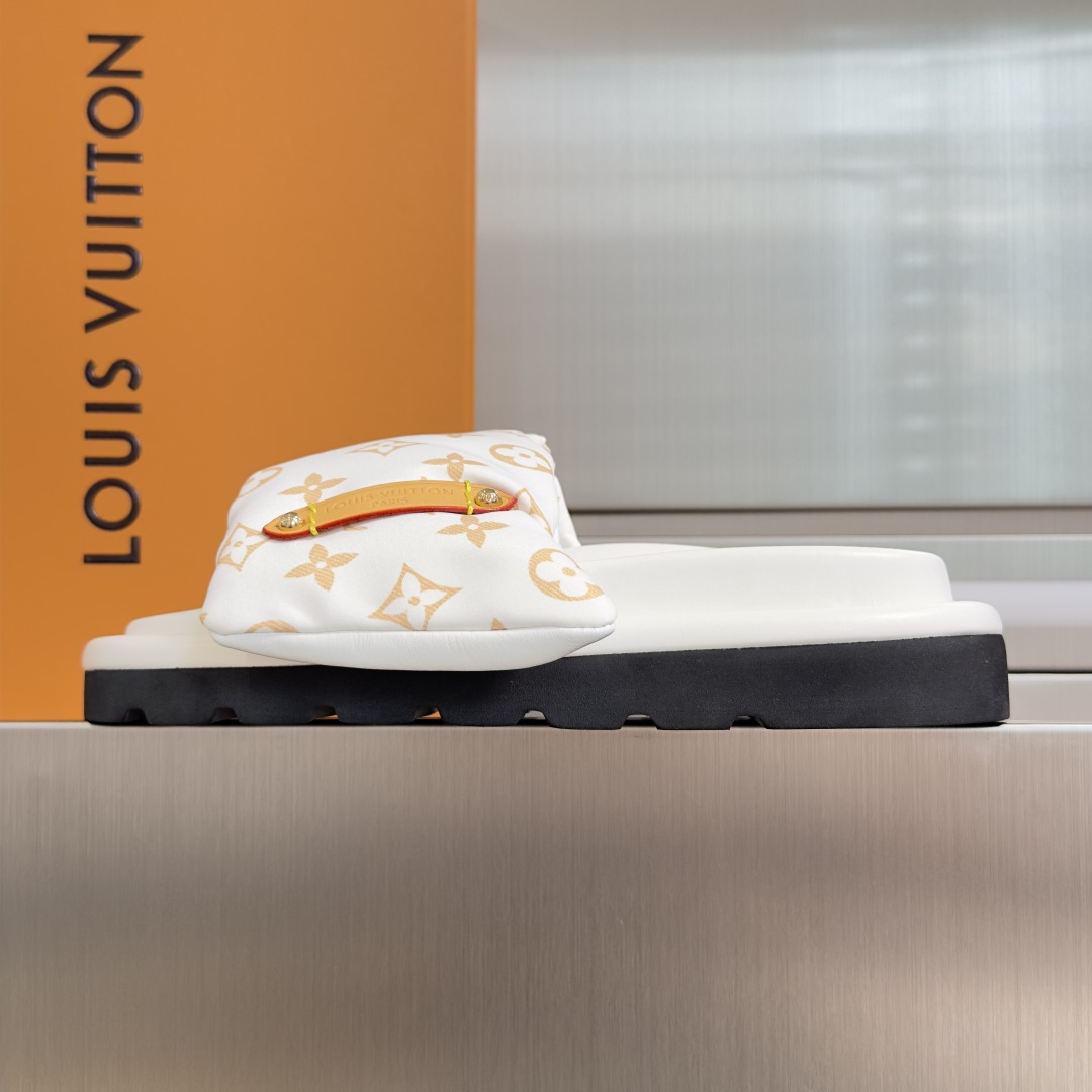 Louis Vuitton LV路易威登L家驴牌 POOL PILLOW COMFORT 魔术贴 丹宁牛仔布 棋盘格 浮雕 面包 平底凉拖鞋