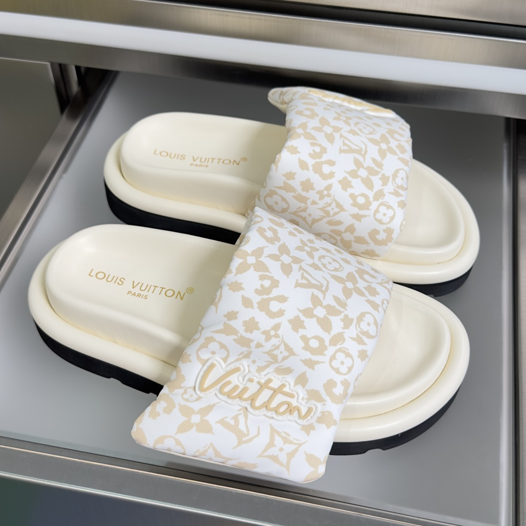 Louis Vuitton LV路易威登L家驴牌 POOL PILLOW COMFORT 魔术贴 丹宁牛仔布 棋盘格 浮雕 面包 平底凉拖鞋