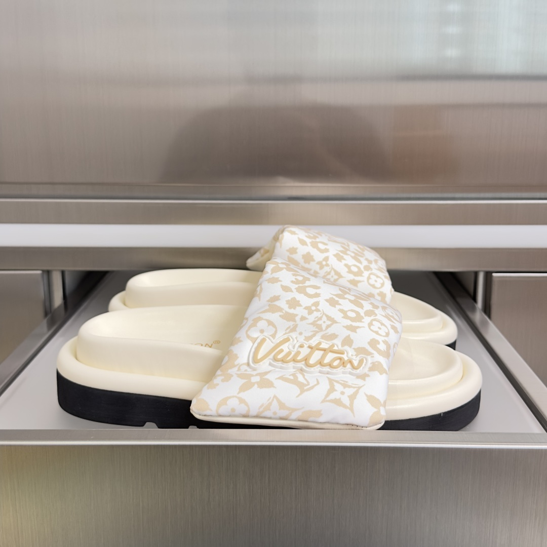 Louis Vuitton LV路易威登L家驴牌 POOL PILLOW COMFORT 魔术贴 丹宁牛仔布 棋盘格 浮雕 面包 平底凉拖鞋