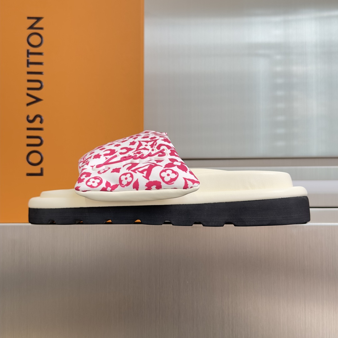 Louis Vuitton LV路易威登L家驴牌 POOL PILLOW COMFORT 魔术贴 丹宁牛仔布 棋盘格 浮雕 面包 平底凉拖鞋