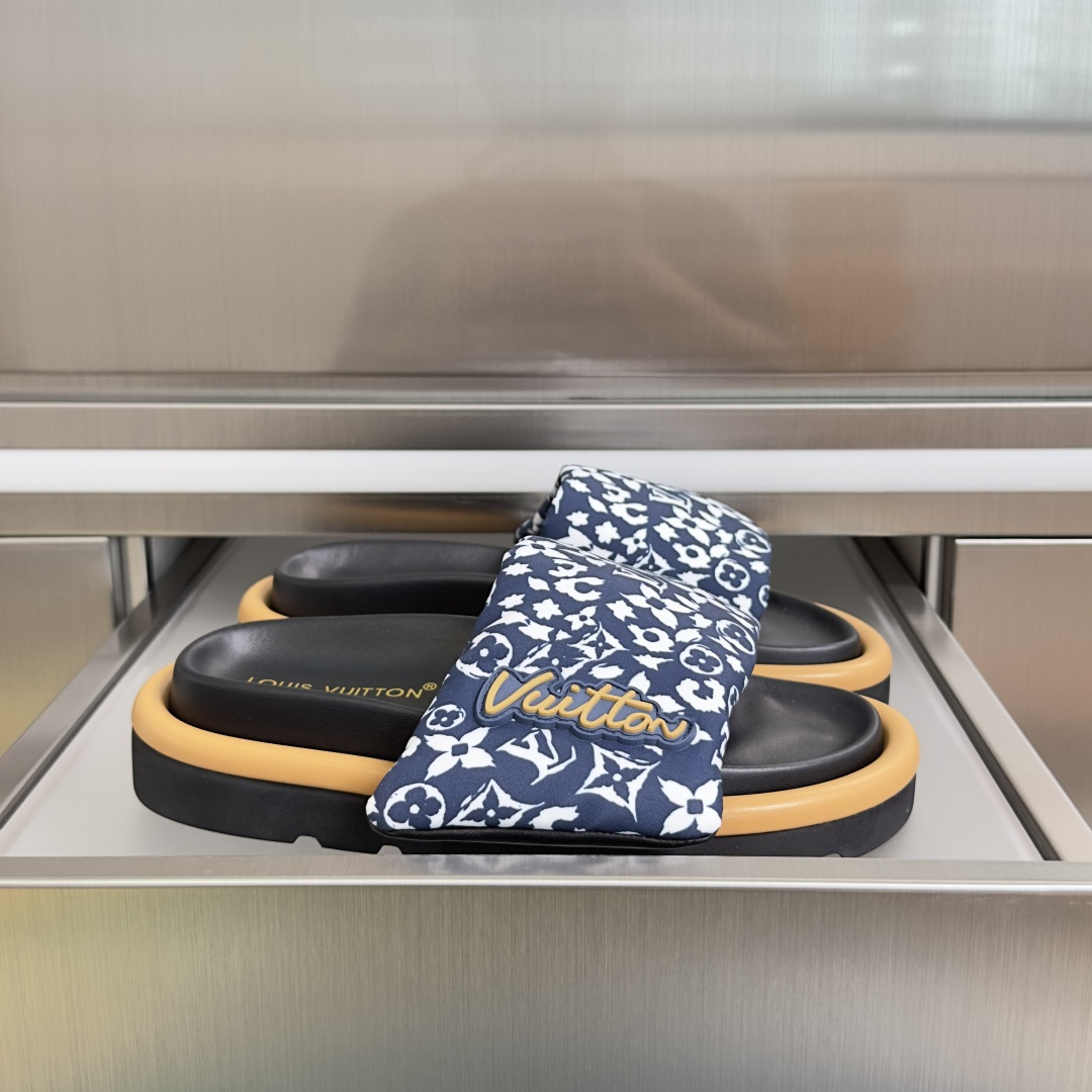 Louis Vuitton LV路易威登L家驴牌 POOL PILLOW COMFORT 魔术贴 丹宁牛仔布 棋盘格 浮雕 面包 平底凉拖鞋