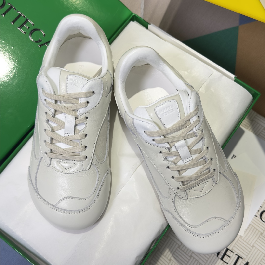 顶级版本:情侣款 Bottega Veneta 葆蝶家BV最新款Orbit Flash系列 情侣款 复古 网面 休闲 顶级版本:情侣款 Bottega Veneta 葆蝶家BV最新款Orbit Flash系列 情侣款 复古 网面 休闲