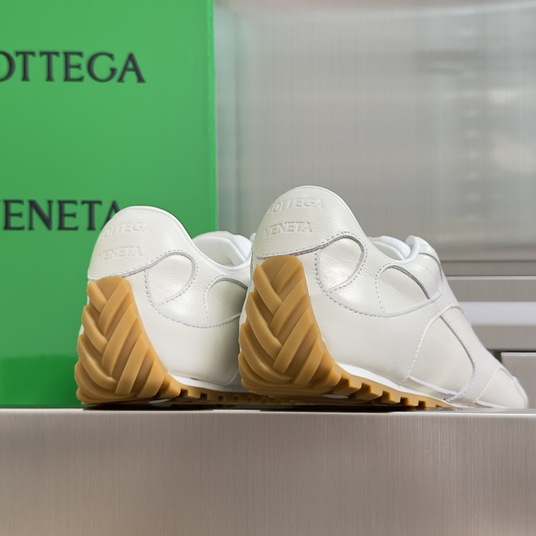 顶级版本:情侣款 Bottega Veneta 葆蝶家BV最新款Orbit Flash系列 情侣款 复古 网面 休闲 顶级版本:情侣款 Bottega Veneta 葆蝶家BV最新款Orbit Flash系列 情侣款 复古 网面 休闲