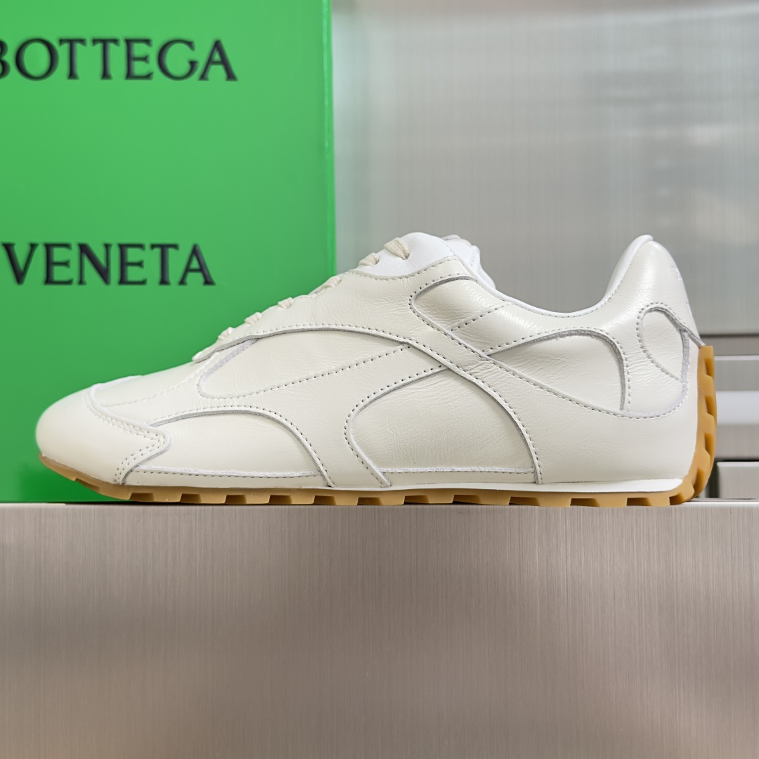 顶级版本:情侣款 Bottega Veneta 葆蝶家BV最新款Orbit Flash系列 情侣款 复古 网面 休闲 顶级版本:情侣款 Bottega Veneta 葆蝶家BV最新款Orbit Flash系列 情侣款 复古 网面 休闲