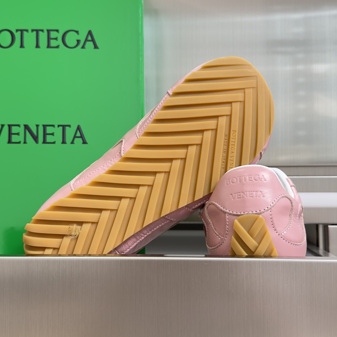 顶级版本:情侣款 Bottega Veneta 葆蝶家BV最新款Orbit Flash系列 情侣款 复古 网面 休闲 顶级版本:情侣款 Bottega Veneta 葆蝶家BV最新款Orbit Flash系列 情侣款 复古 网面 休闲