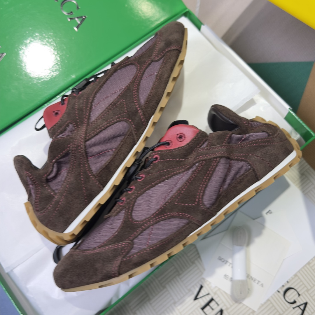 顶级版本:情侣款 Bottega Veneta 葆蝶家BV最新款Orbit Flash系列 情侣款 复古 网面 休闲 顶级版本:情侣款 Bottega Veneta 葆蝶家BV最新款Orbit Flash系列 情侣款 复古 网面 休闲